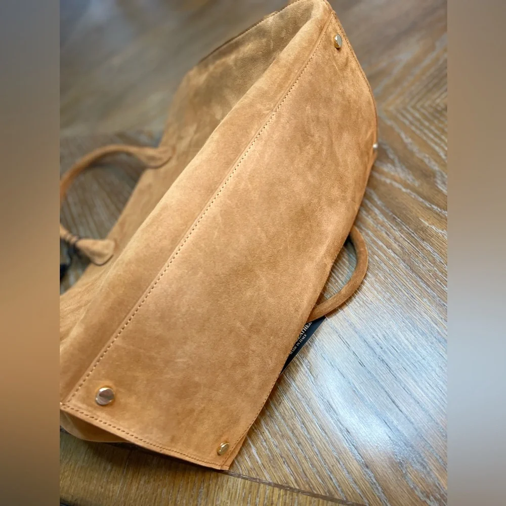 Claudia Firenze TikTok Viral The Row Margaux Suede Camel bag
TjMaxx Marshalls - Picture 6 of 15